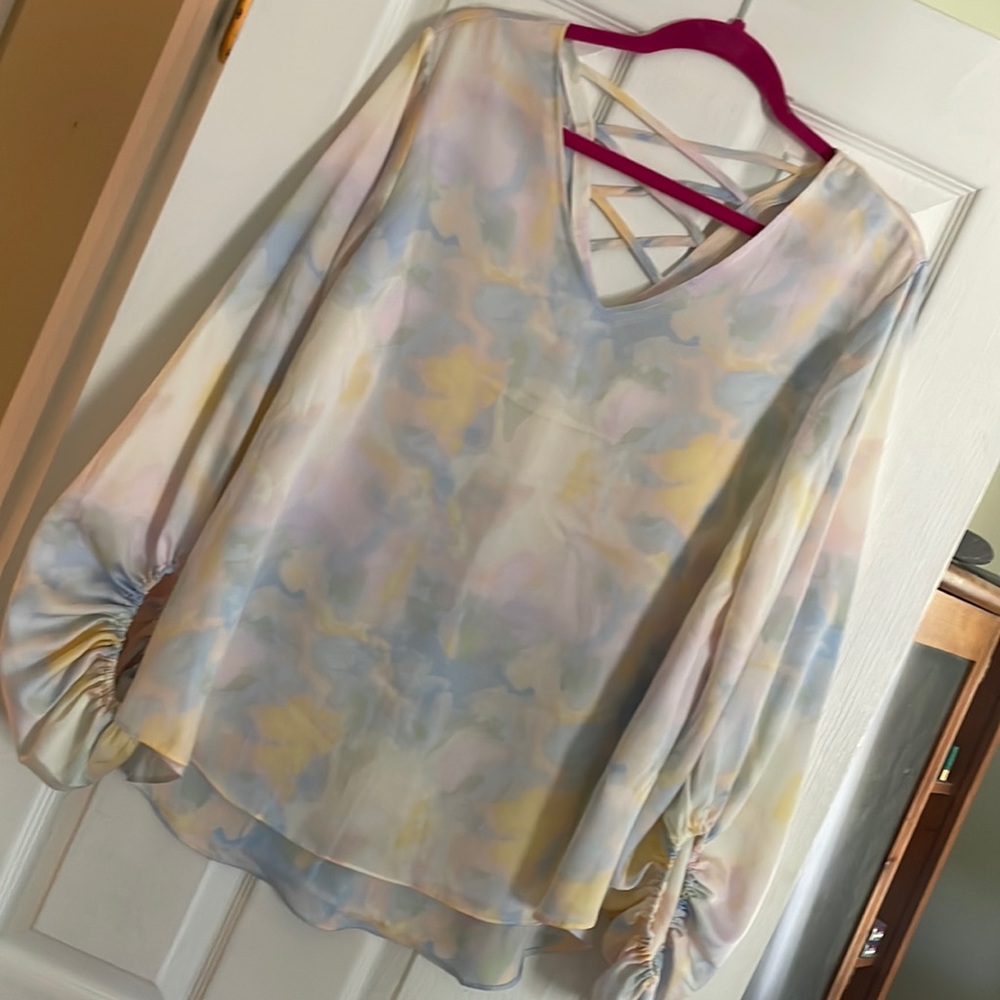Womens blous size 14/16 tie dye design in pastel colors